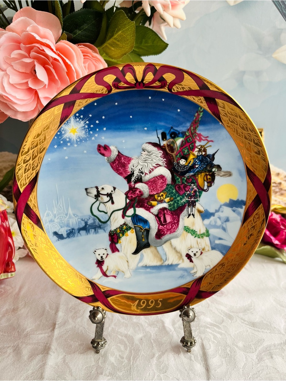 Vintage 1995 Bing & Grondahl Christmas Plate - Santa in Greenland